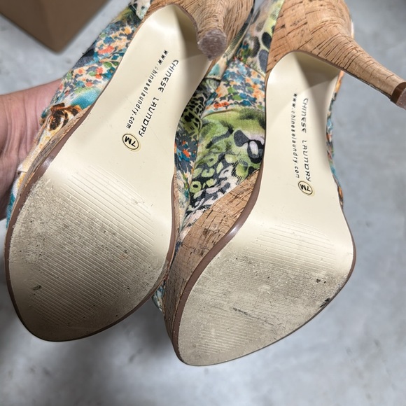 Chinese Laundry Heart Throb Platform Heels size 7 - Picture 6 of 6